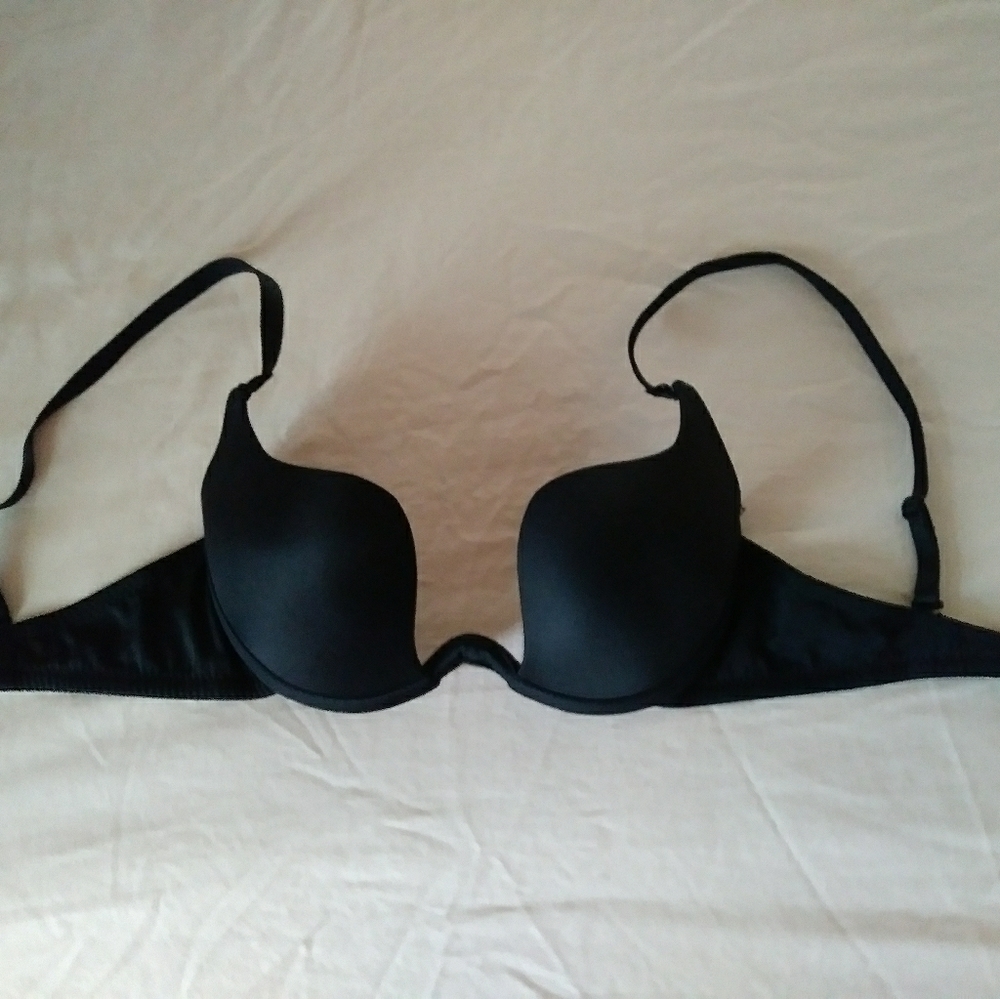 Black sexy low cut bra